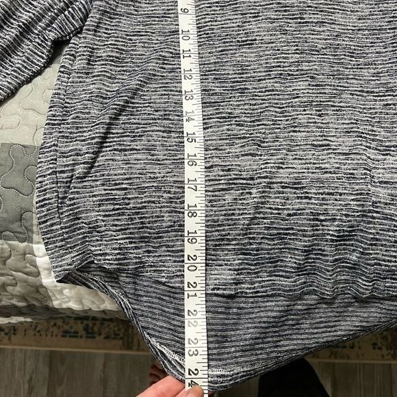 Athleta Breezy Long Sleeve small dark navy and white stripes - Picture 12 of 13